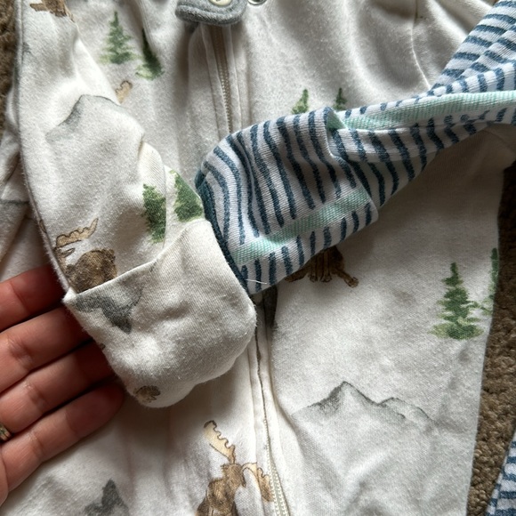 2 Burt’s bees baby footies - Picture 3 of 5